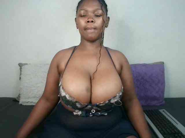 Thickqueenxxx webcam