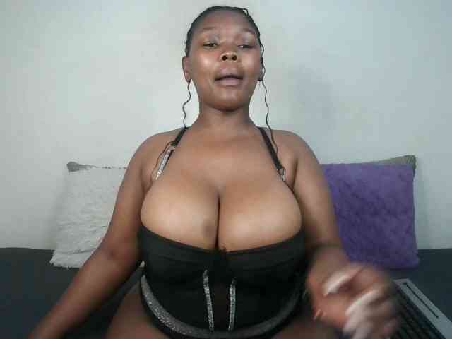 Thickqueenxxx webcam