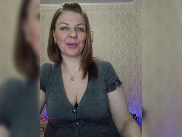 Рунетки: много женщин дрочат мужику, секс чат бесплатно