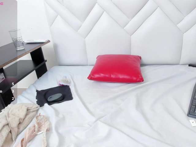 Analiaa18 webcam