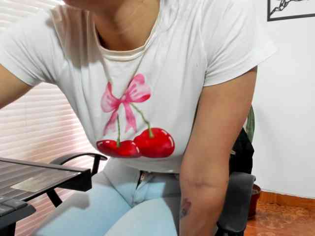 merlinaa-adams webcam