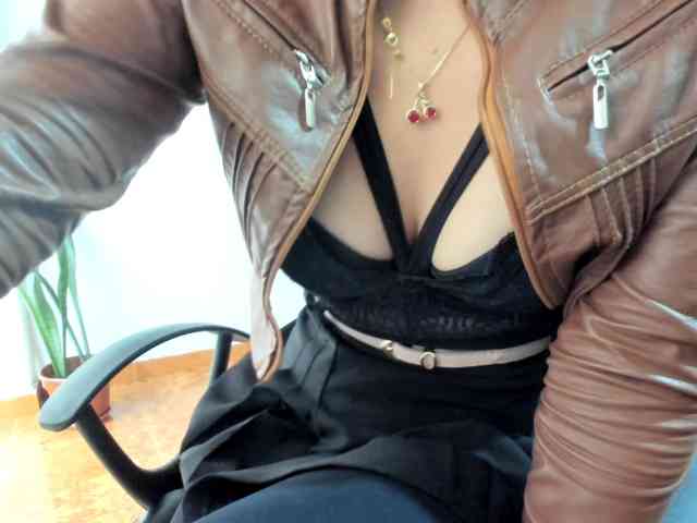 merlinaa-adams webcam