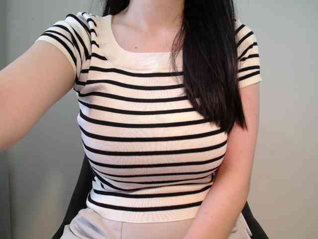 QueenHot92 webcam