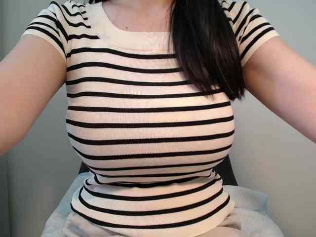 QueenHot92 webcam
