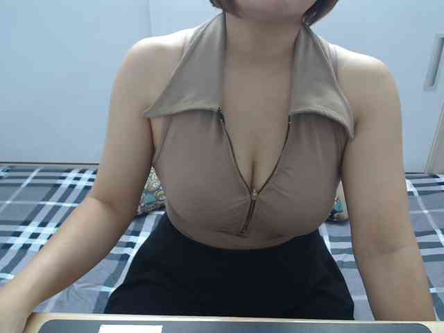 ElenaSex90 webcam
