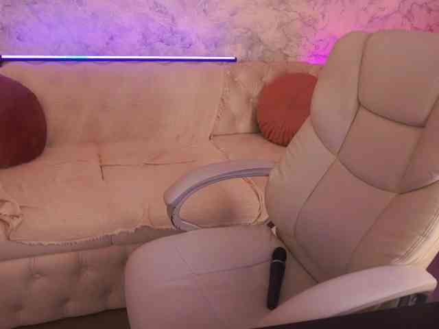 MollyWild webcam