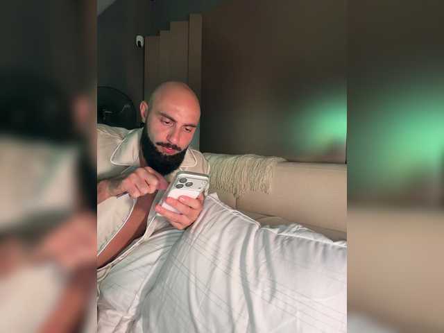 Entrez le videochat erotique avec le
modèle AnikaSex AnikaSex