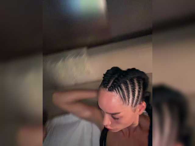 go to chat with AnikaSex