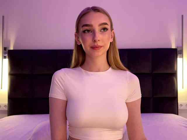 DiamondLily webcam