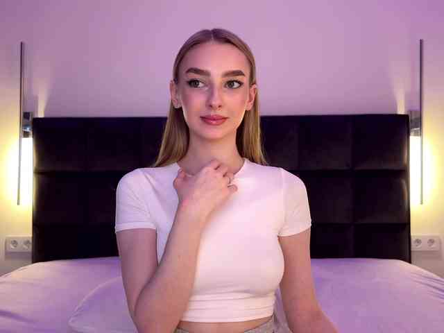 DiamondLily webcam
