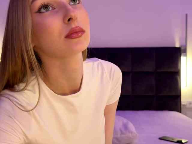 DiamondLily webcam