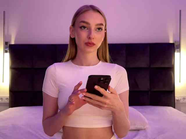 DiamondLily webcam