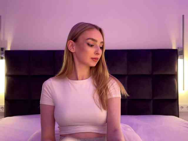 DiamondLily webcam