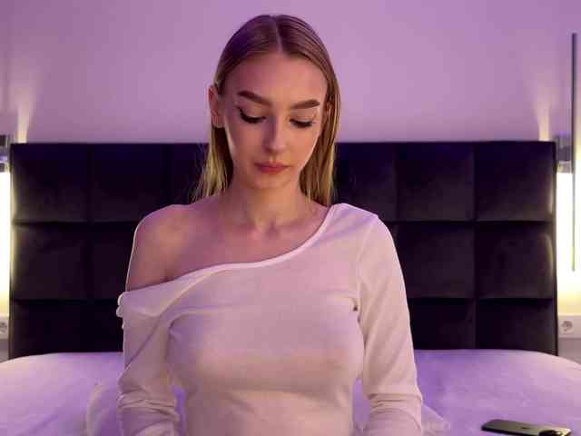 DiamondLily webcam