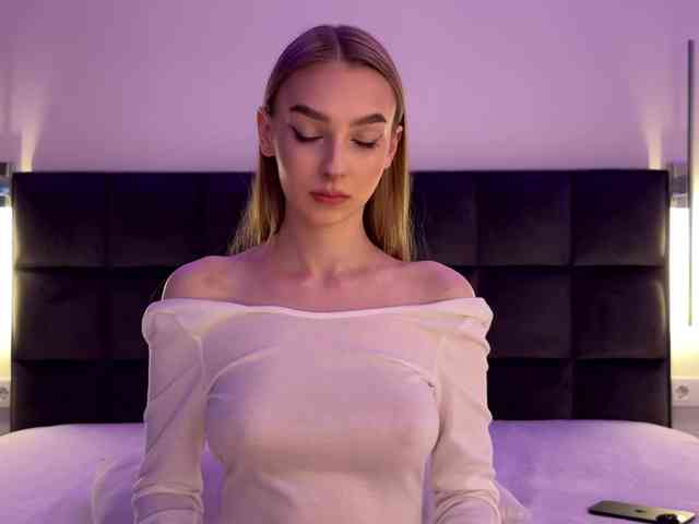DiamondLily webcam
