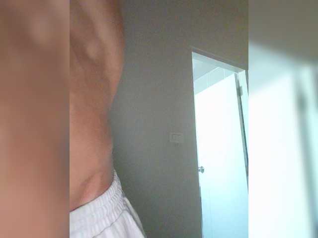 Entra en el chat con el modelo Beast369 Beast369