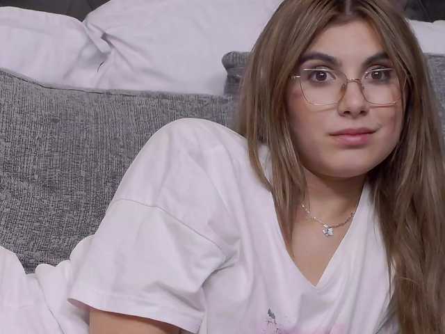 SweetAnisia webcam