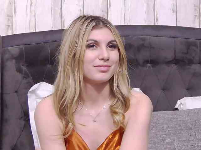SweetAnisia webcam