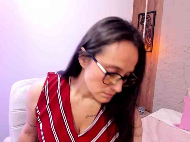 Sensual_Sahaara webcam