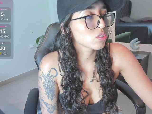MariaFoxx webcam