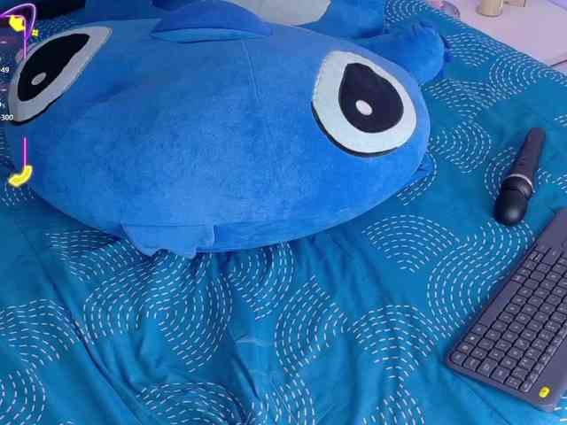 AhviEbony webcam