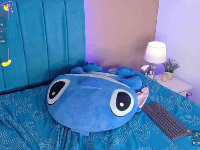 AhviEbony webcam