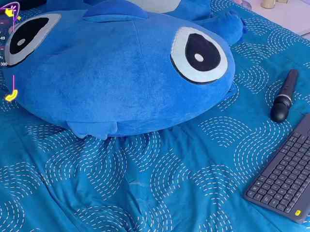 AhviEbony webcam