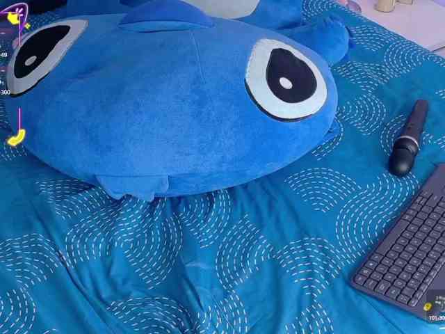 AhviEbony webcam