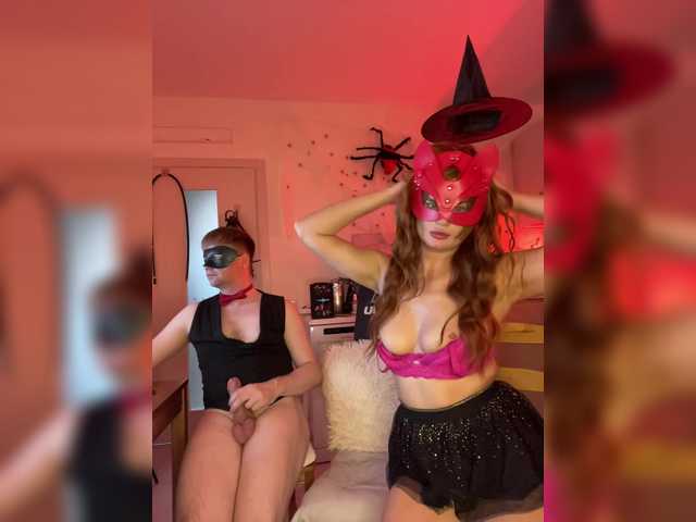 Entra en el chat con el modelo SOFYandMIKE SOFYandMIKE