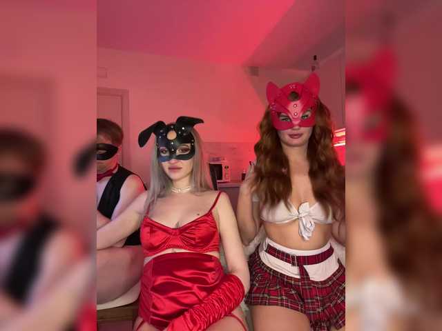 Accedi alla chat con il nickname SOFYandMIKE SOFYandMIKE