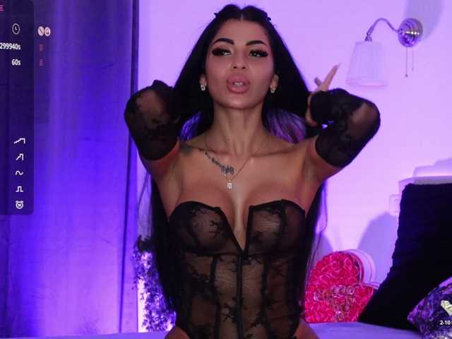 Accedi alla chat con il nickname AngelaMyst AngelaMyst