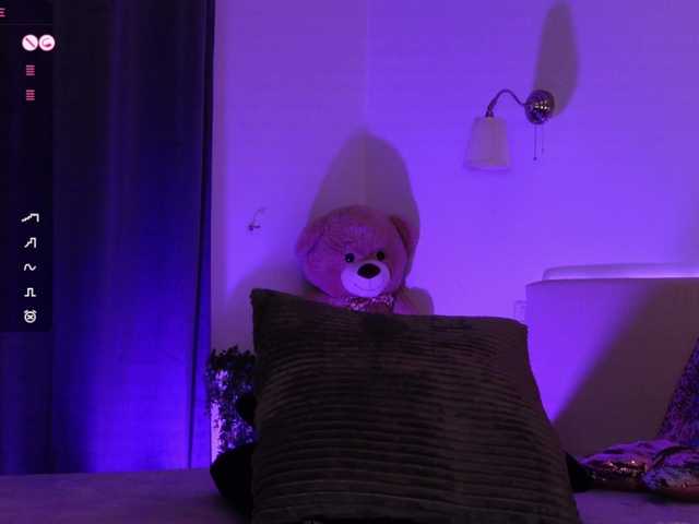 Vai a chattare su AngelaMyst AngelaMyst