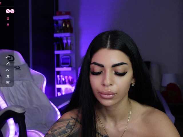 Vai a chattare su AngelaMyst AngelaMyst