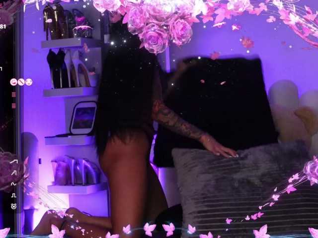 Vai a chattare su AngelaMyst AngelaMyst