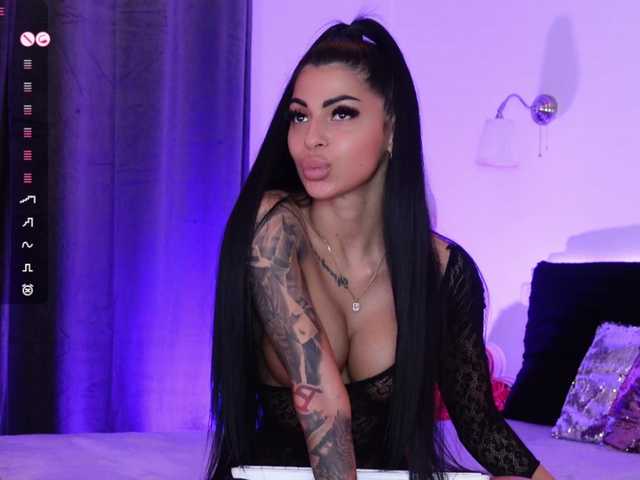 Entrez le videochat erotique avec le
modèle AngelaMyst AngelaMyst