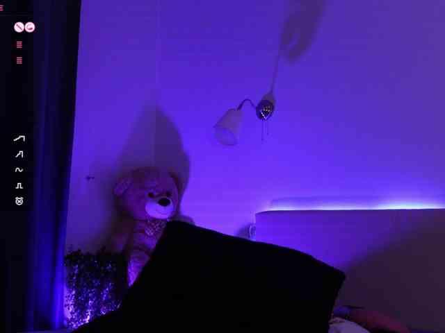 AngelaMyst webcam