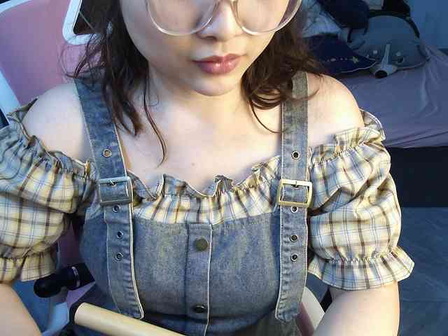 Julia98 webcam