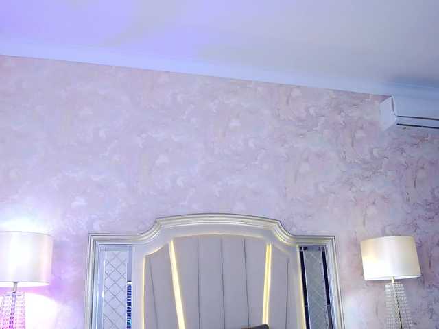 Accedi alla chat con il nickname Issadorra Issadorra