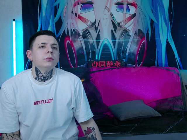 Accedi alla chat con il nickname Aurora-Natsuki Aurora-Natsuki