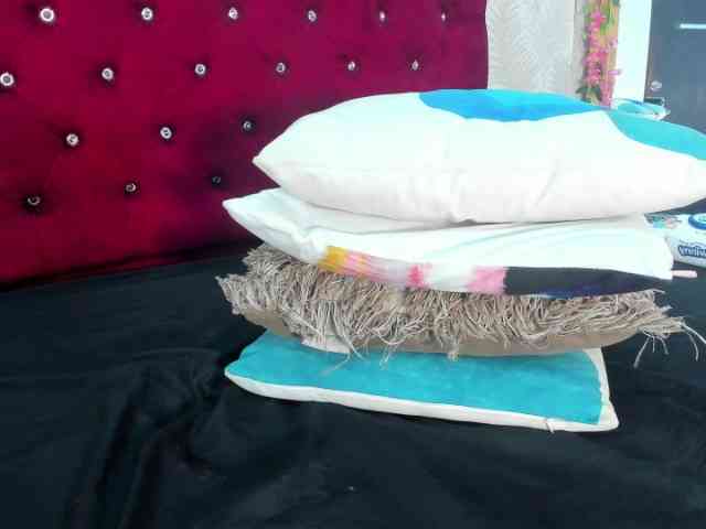 Melody-Megann webcam