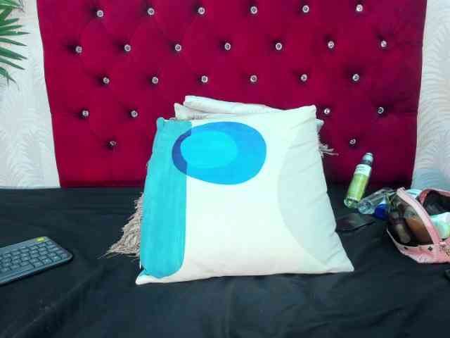Melody-Megann webcam
