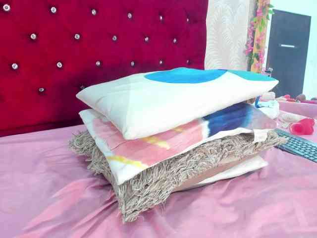 Melody-Megann webcam