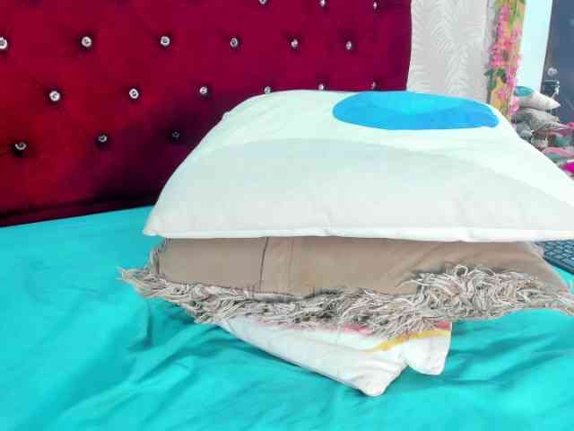 Melody-Megann webcam