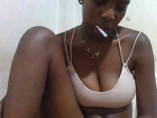 Melodious-Liz webcam