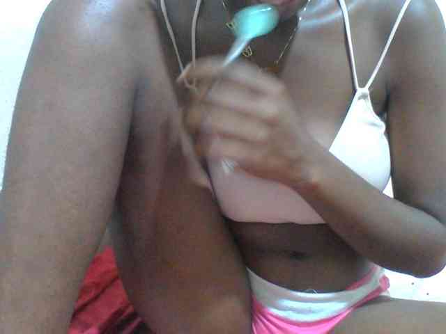 Melodious-Liz webcam