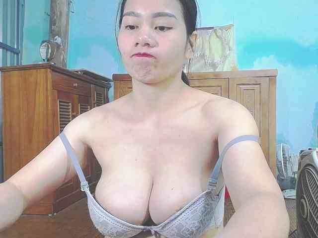EllaShow93 webcam