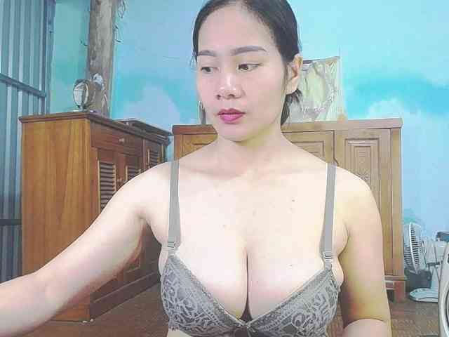EllaShow93 webcam