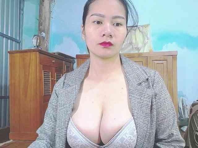 EllaShow93 webcam