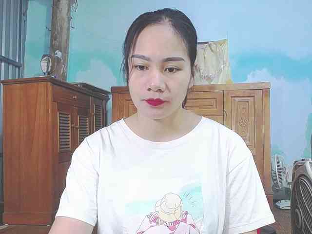 EllaShow93 webcam