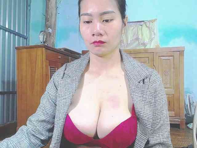 EllaShow93 webcam